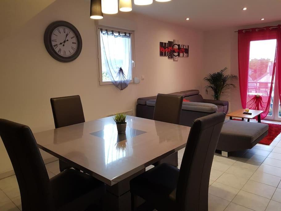 Logement Plein Centre De Plerin A Proximite Des Plages Et Des Commerces Exterior photo